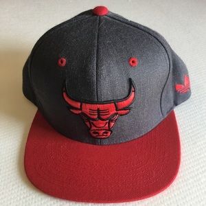 Adidas Men's Snapback hat Black Gray